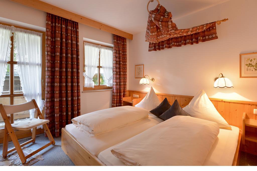 Haus Gaisberger Apartment Mayrhofen Ruang foto