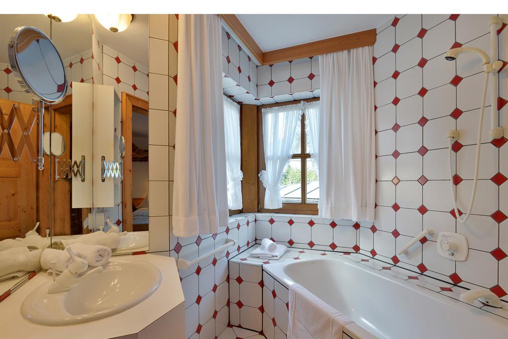 Haus Gaisberger Apartment Mayrhofen Ruang foto